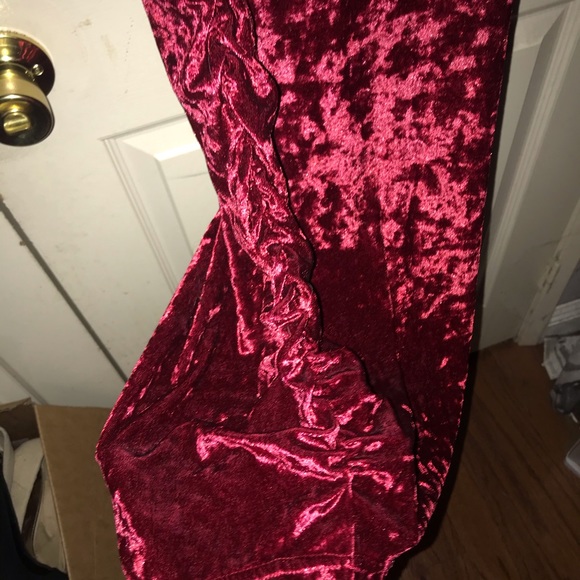 SHEIN red velvet asymmetrical dress - Picture 5 of 7